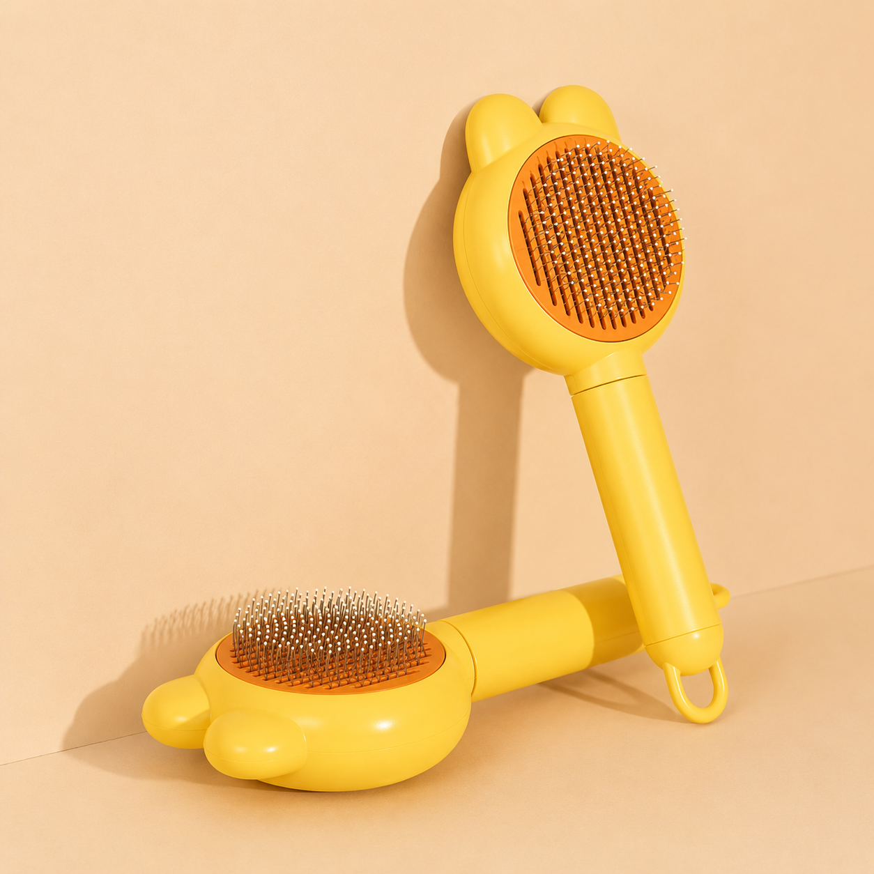 Miauva Cleaning Brush in orange